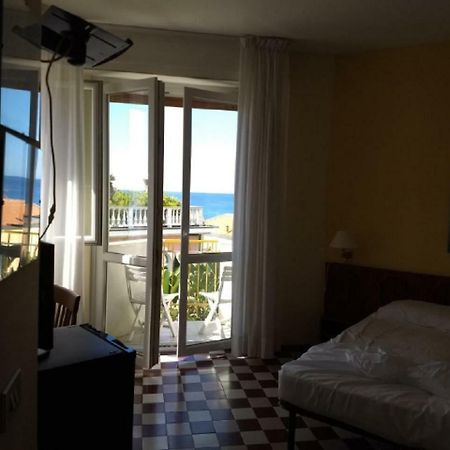 Hotel Della Punta Bordighera Exterior photo